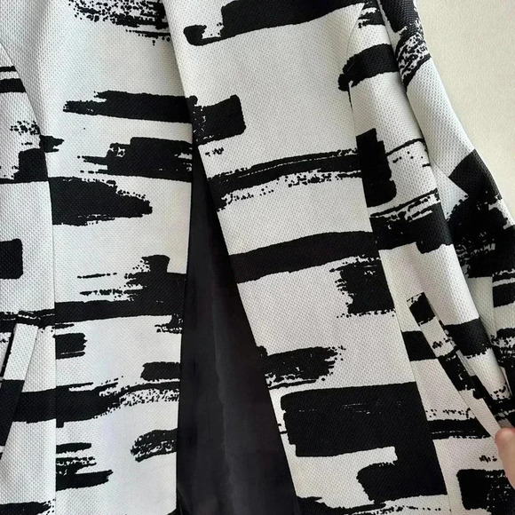 GUMP'S Black and White Abstract Long Jacket, Brush Strokes Jacket, Size Small - Picture 10 of 16